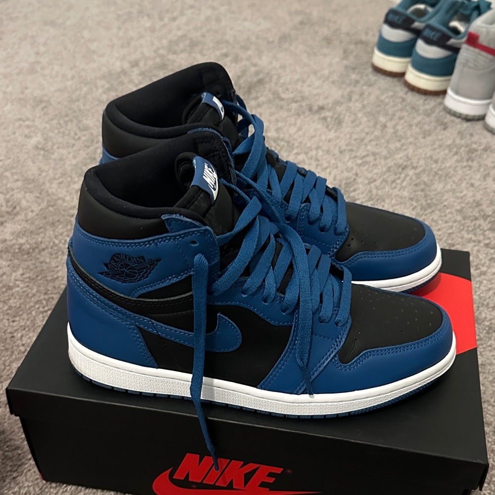 Nike Men's Black and Blue High-Top Sneakers